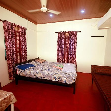 Munroe Lagoons Kollam Extérieur photo