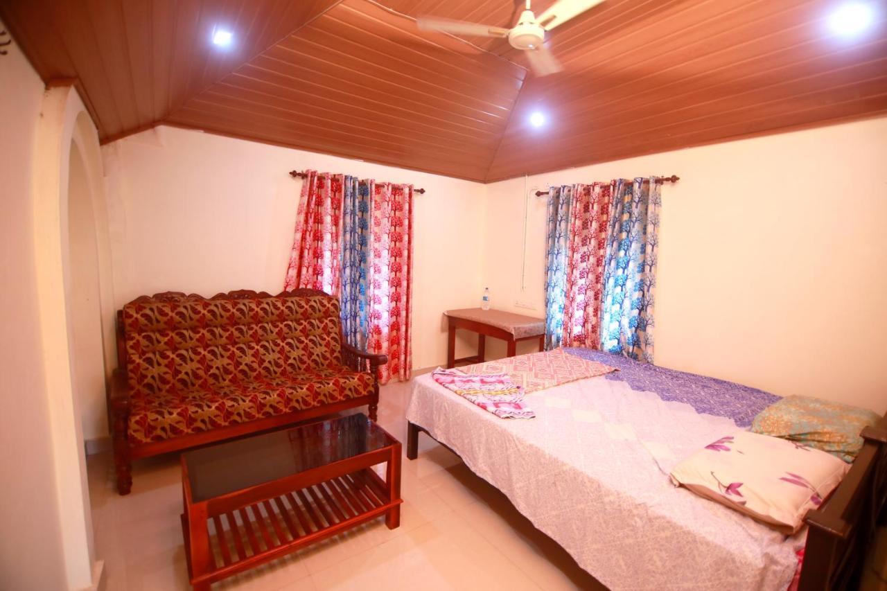 Munroe Lagoons Kollam Extérieur photo