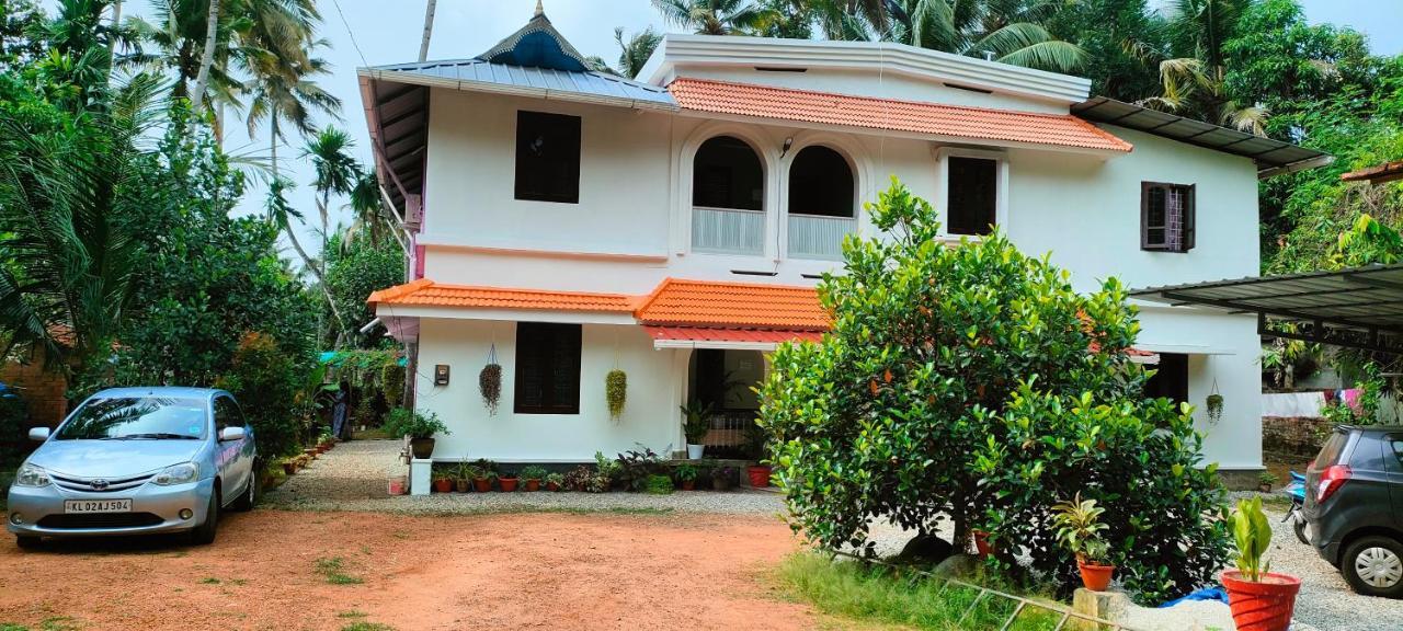 Munroe Lagoons Kollam Extérieur photo
